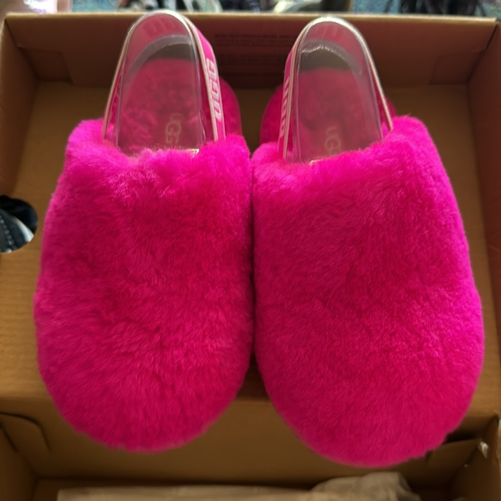 Ugg - Picture 3 of 4